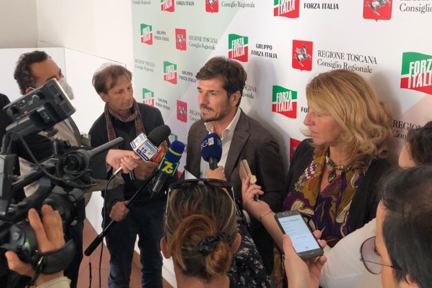 Firenze, il capogruppo di Forza Italia al Consiglio regionale della Toscana e segretario regionale Marco Stella: "Ondata di spaccate, furti e rapine. Piano sicurezza del Comune è un bluff, non è mai partito"